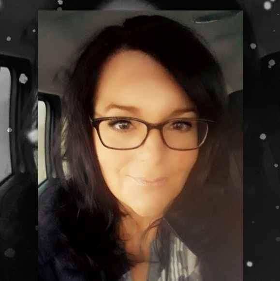 Meet your Posher, Shelly - Picture 1 of 1